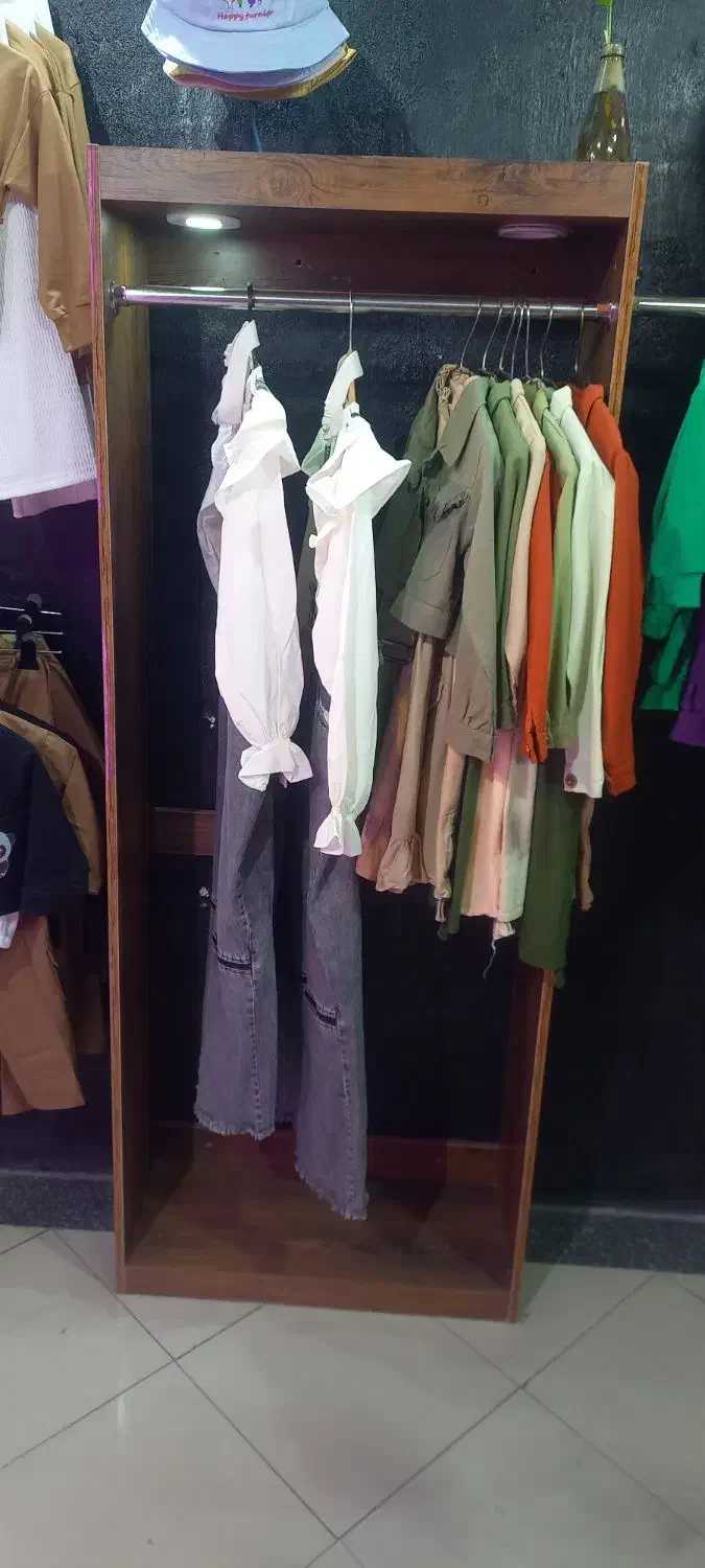 مقداری وسایل مغازه فروشی قیمت مناسب|حراج|قوچان, |دیوار