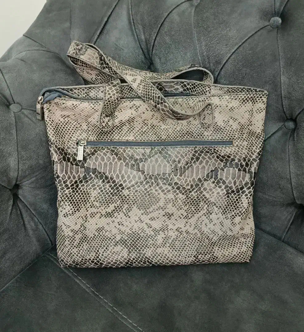 کیف چرمی|کیف، کفش، کمربند|اندیشه, اندیشه فاز ۳|دیوار