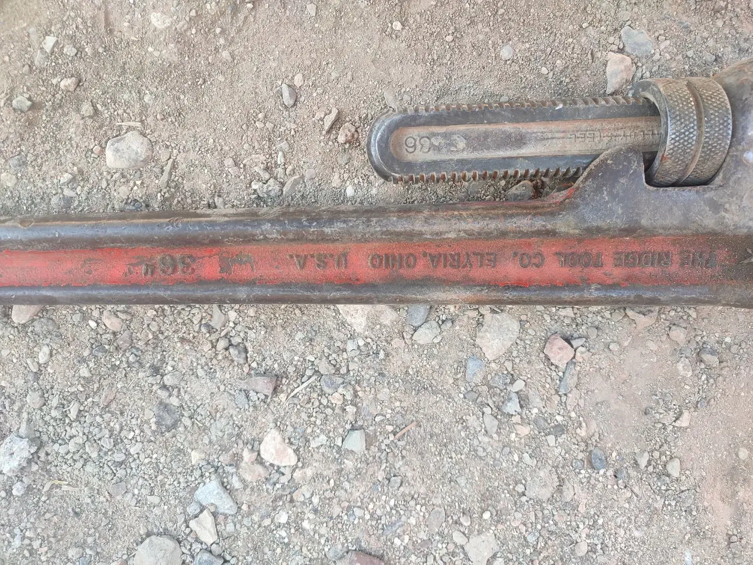 آچار شلاقی یا لوله گیر|ابزارآلات|بیستون, |دیوار