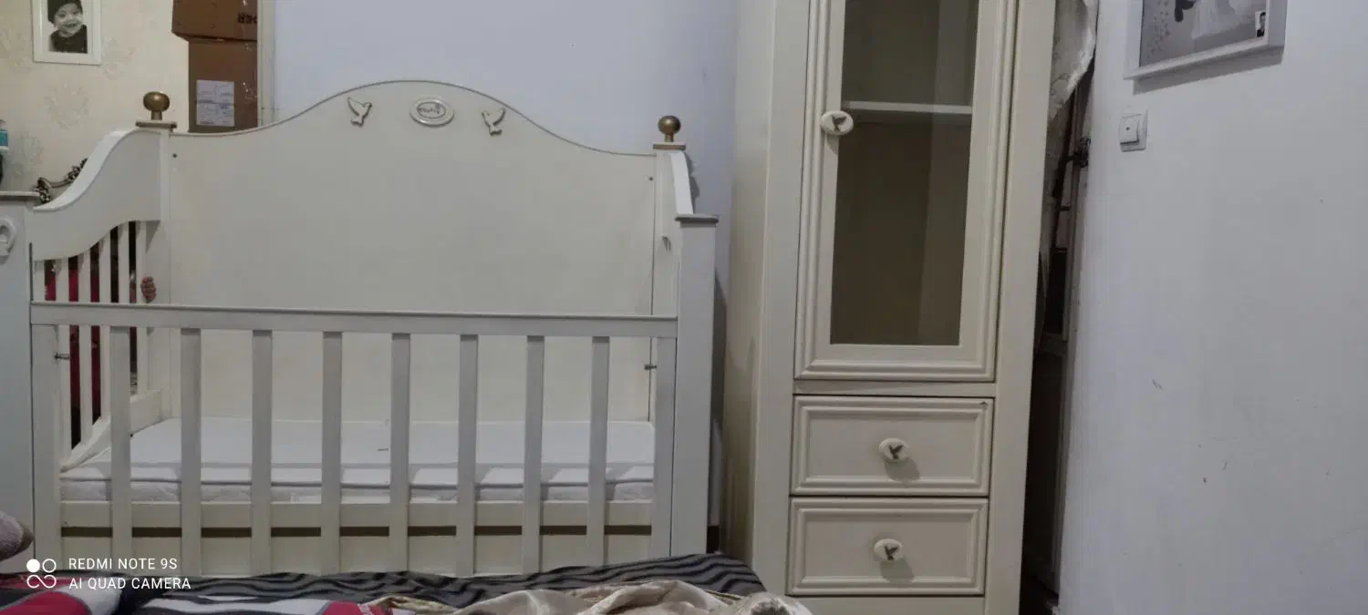 تخت و کمد کودک|تخت و صندلی بچه|رباط‌کریم, رباط‌کریم|دیوار