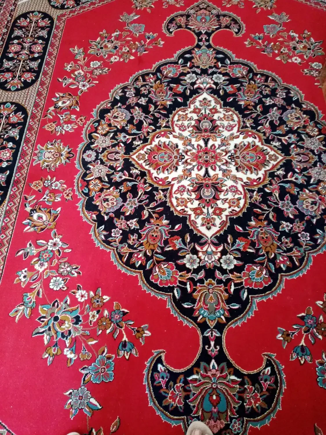 یک عدد فرش 12 متری لاکی تمیز بدون سوختگی وپارگی|فرش|شیراز, جوادیه|دیوار