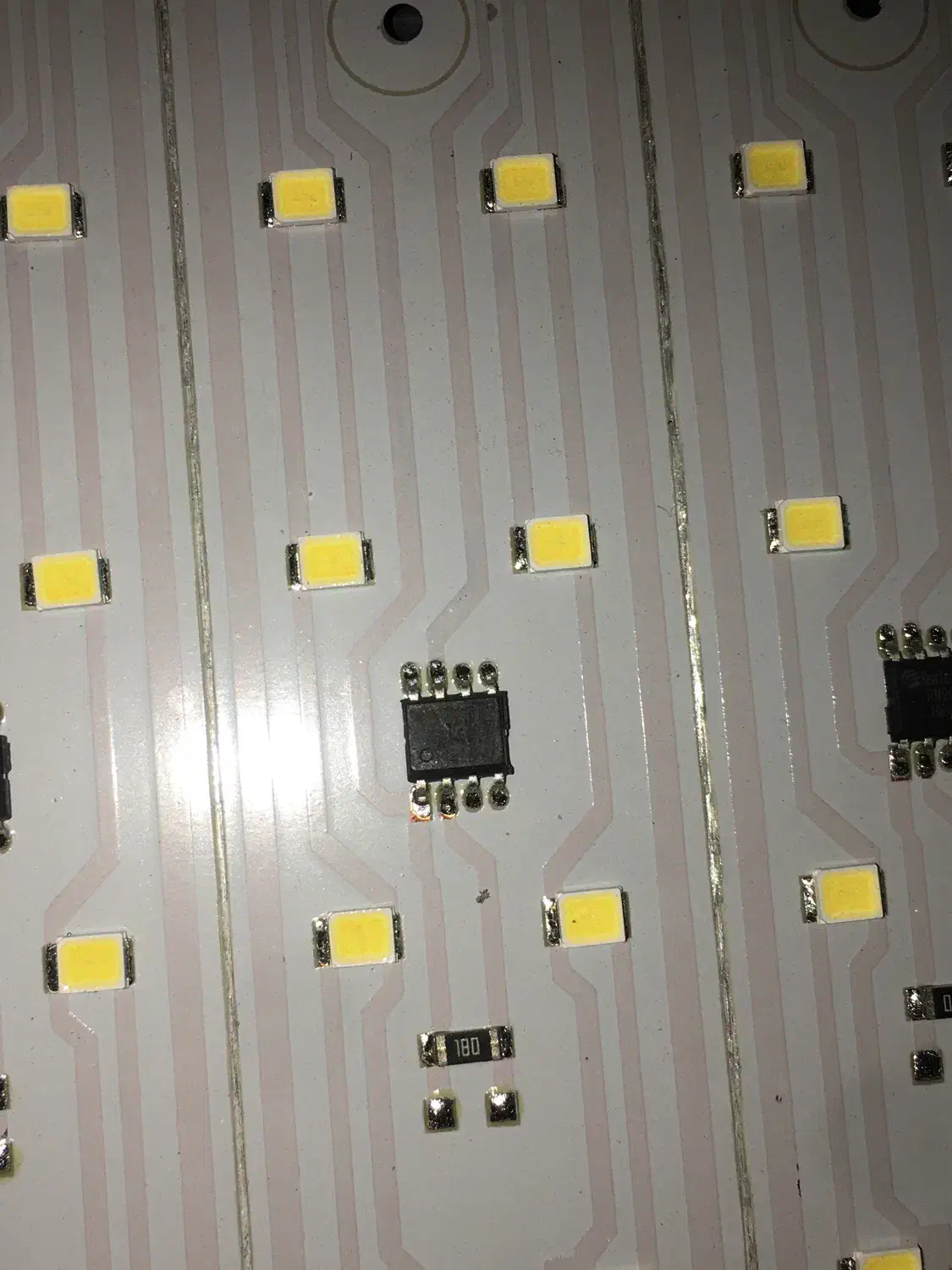 استخدام کارگر ساده(خانم-آقا)|استخدام صنعتی، فنی، مهندسی|هشتگرد, هشتگرد قدیم|دیوار