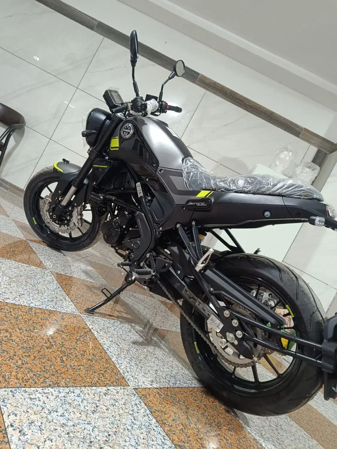 بنلی لئونچینو|موتورسیکلت|تویسرکان, |دیوار