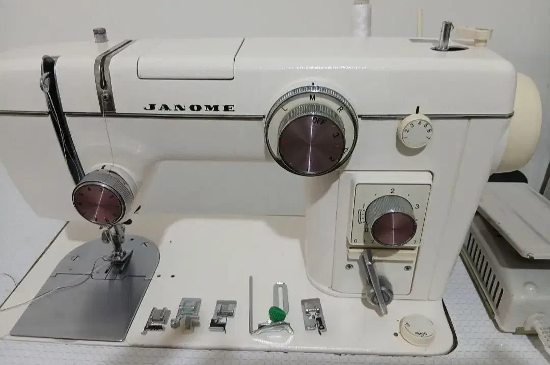 چرخ خیاطی ژانومه 802و a4|چرخ خیاطی و ریسندگی|بوشهر, |دیوار