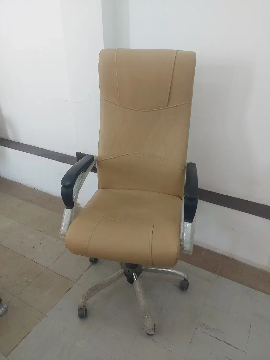 صندلی مدیریتی|مبلمان اداری|شیراز, دکتر حسابی|دیوار