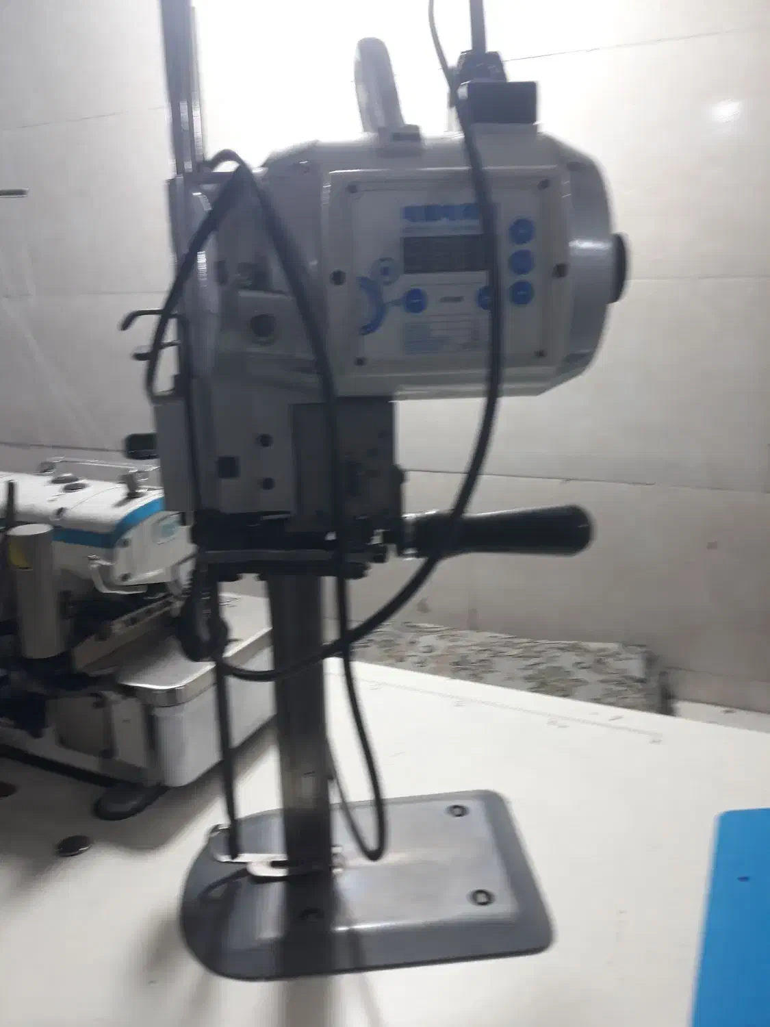 قیچی برقی|چرخ خیاطی و ریسندگی|قرچک, شهرک طلائیه|دیوار