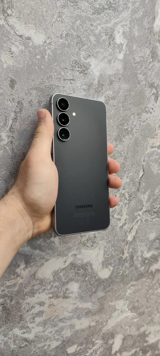 S25.  fe|موبایل|خمینی‌شهر, |دیوار