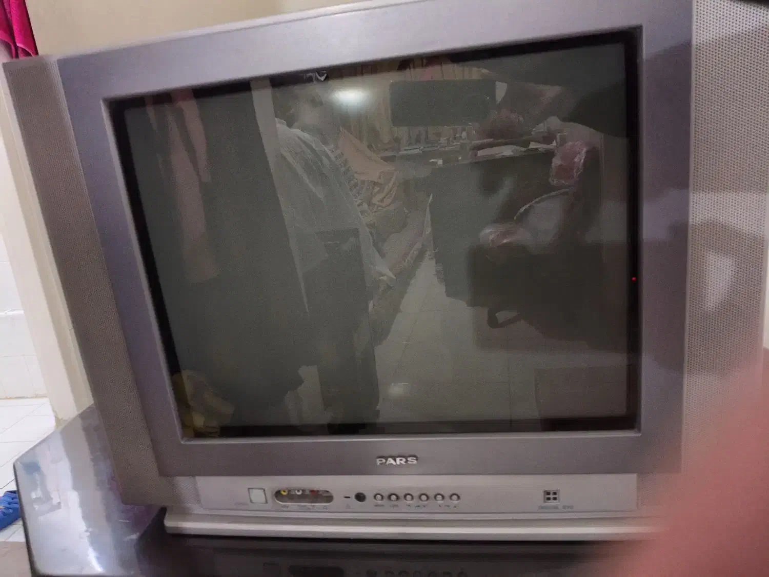 تلویزیون پارس رنگی ۱۶ اینچ|تلویزیون و پروژکتور|اندیشه, اندیشه فاز ۴|دیوار