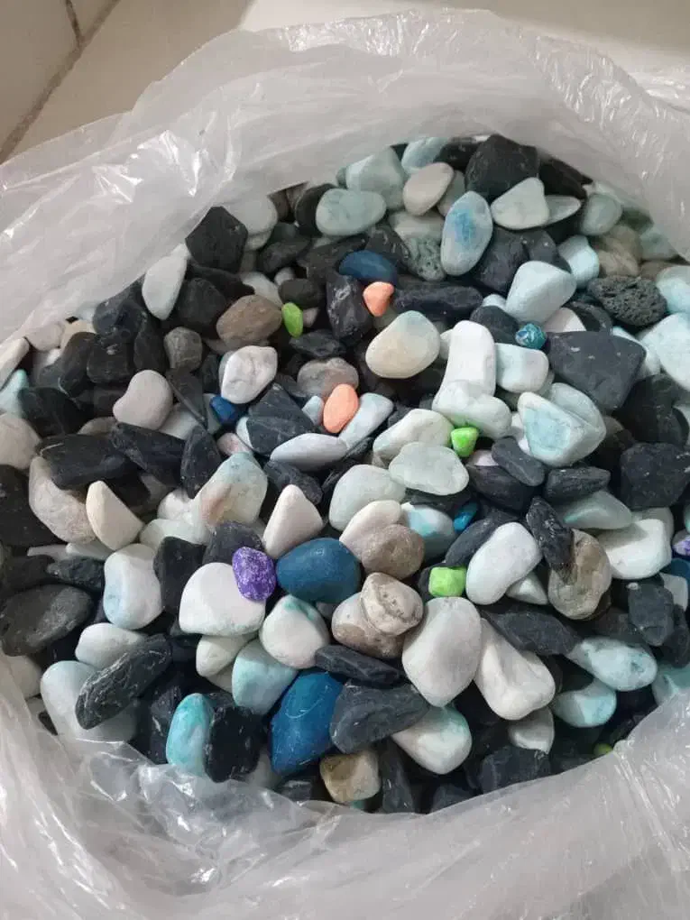 سنگ رنگی و گیاه مصنوعی آکواریوم ماهی وبرای کنارگل|ماهی|ملایر, |دیوار