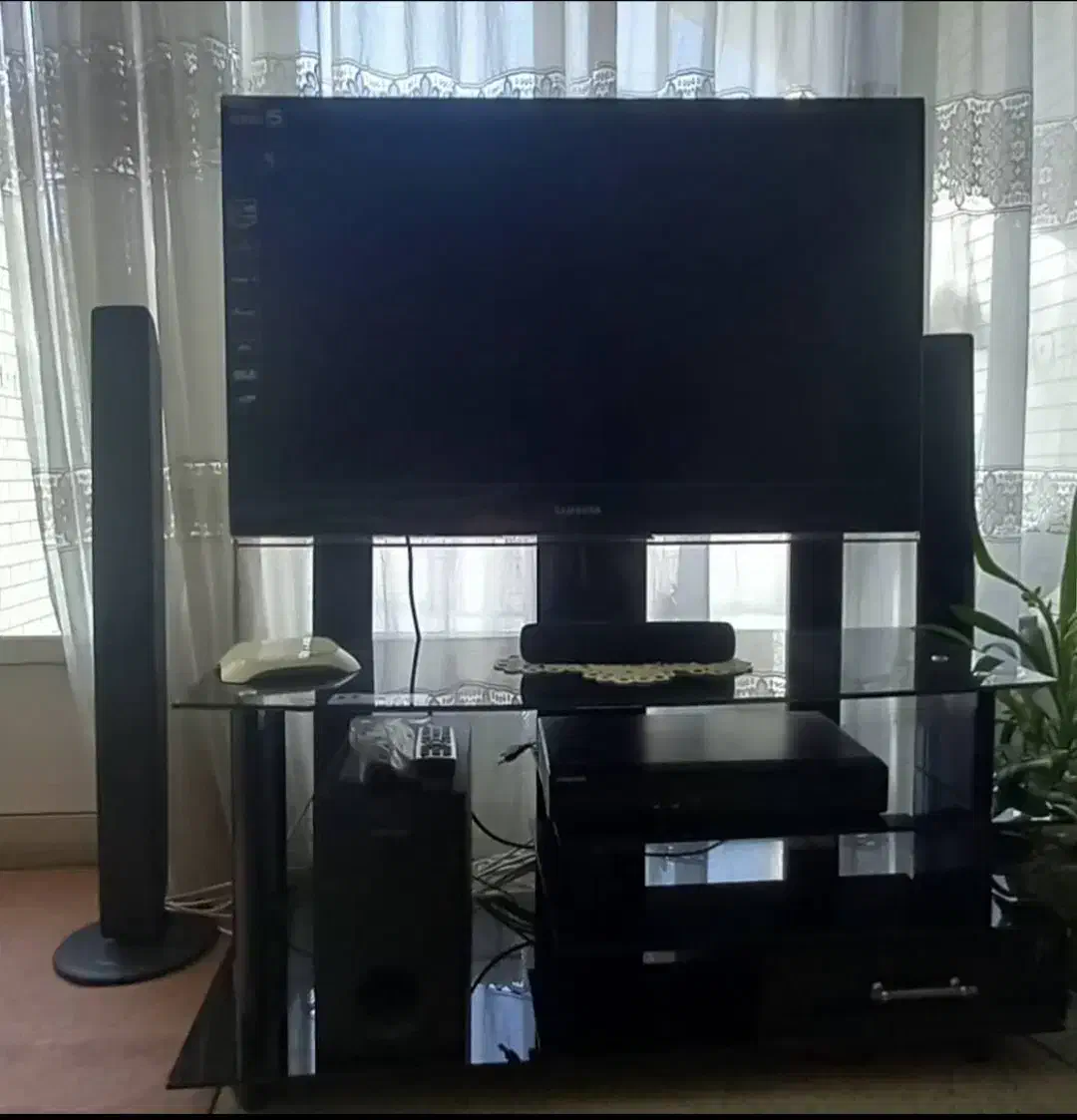 میزتلوزیون شیشه فرانسوی|میز تلویزیون|اصفهان, سرچشمه|دیوار