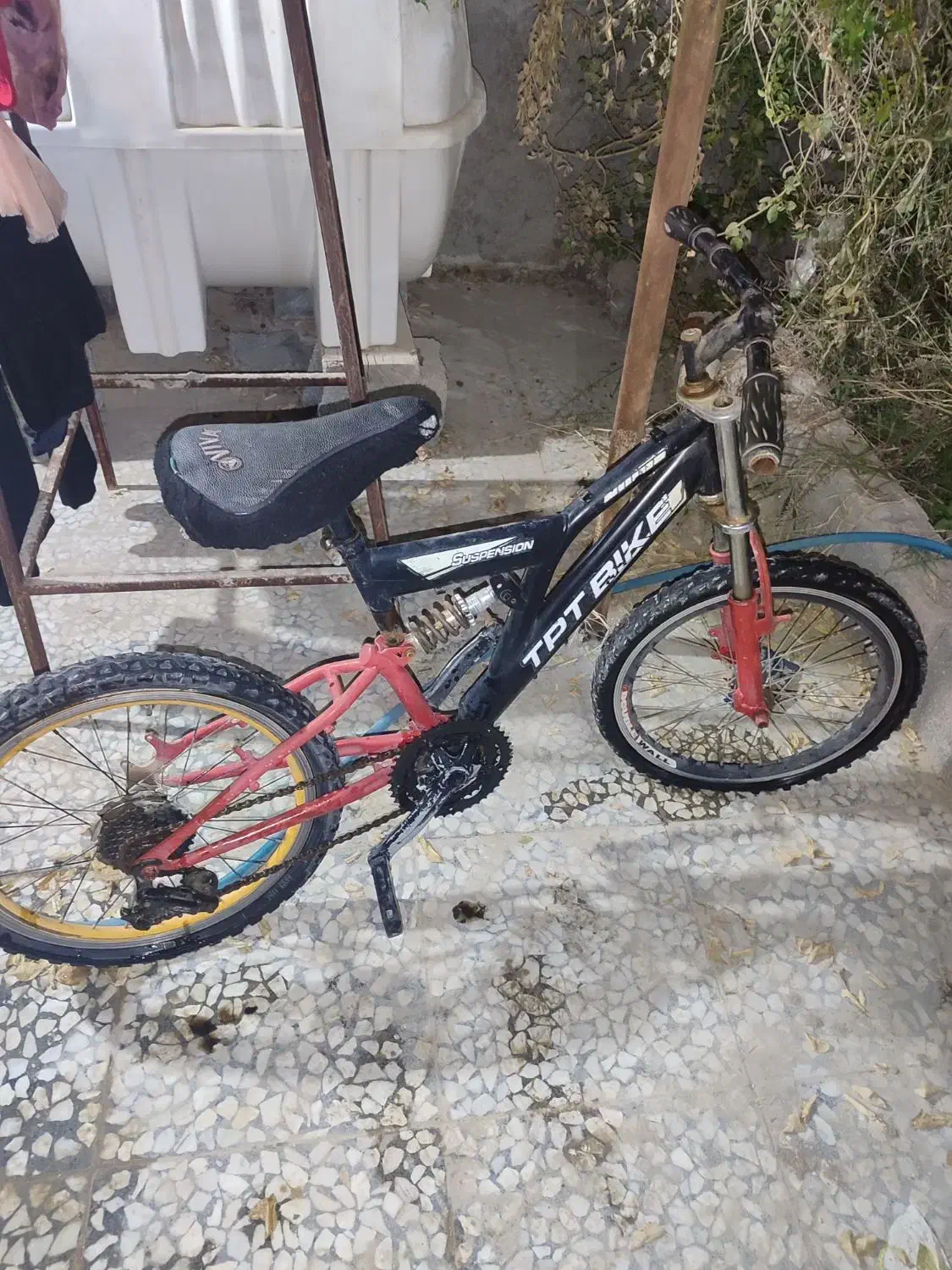 دوچرخه|دوچرخه، اسکیت، اسکوتر|اهرم, |دیوار