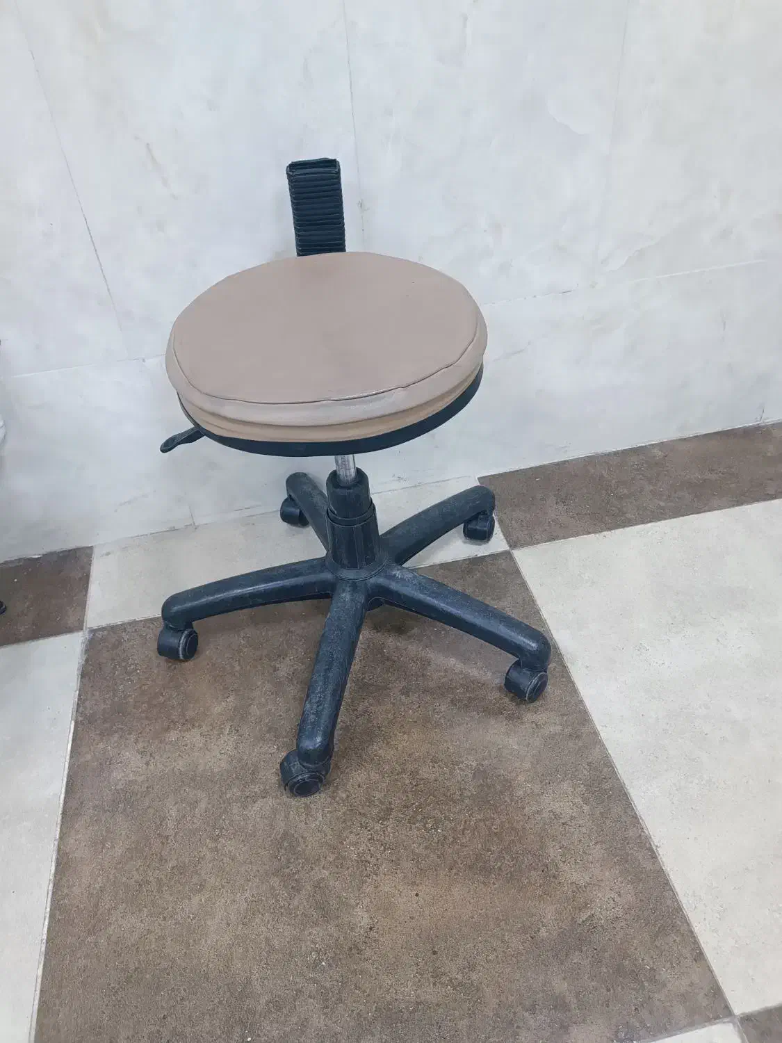 صندلی چرخان کوچک|مبلمان اداری|پارسآباد, |دیوار