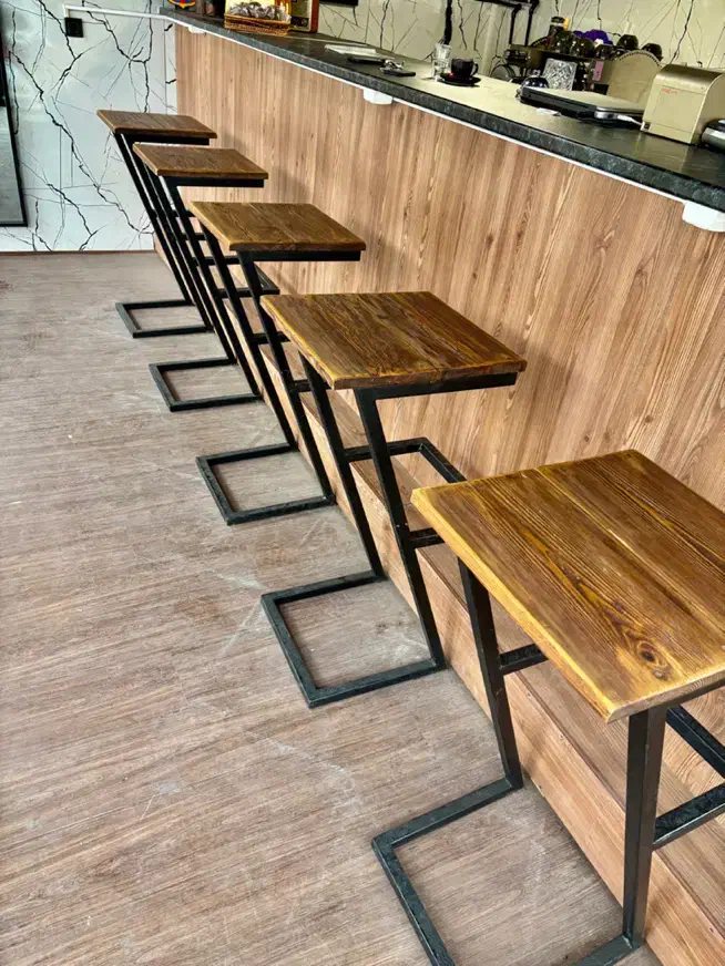 میز و صندلی کافی‌ شاپی-بار.|کافی‌شاپ و رستوران|ارومیه, |دیوار