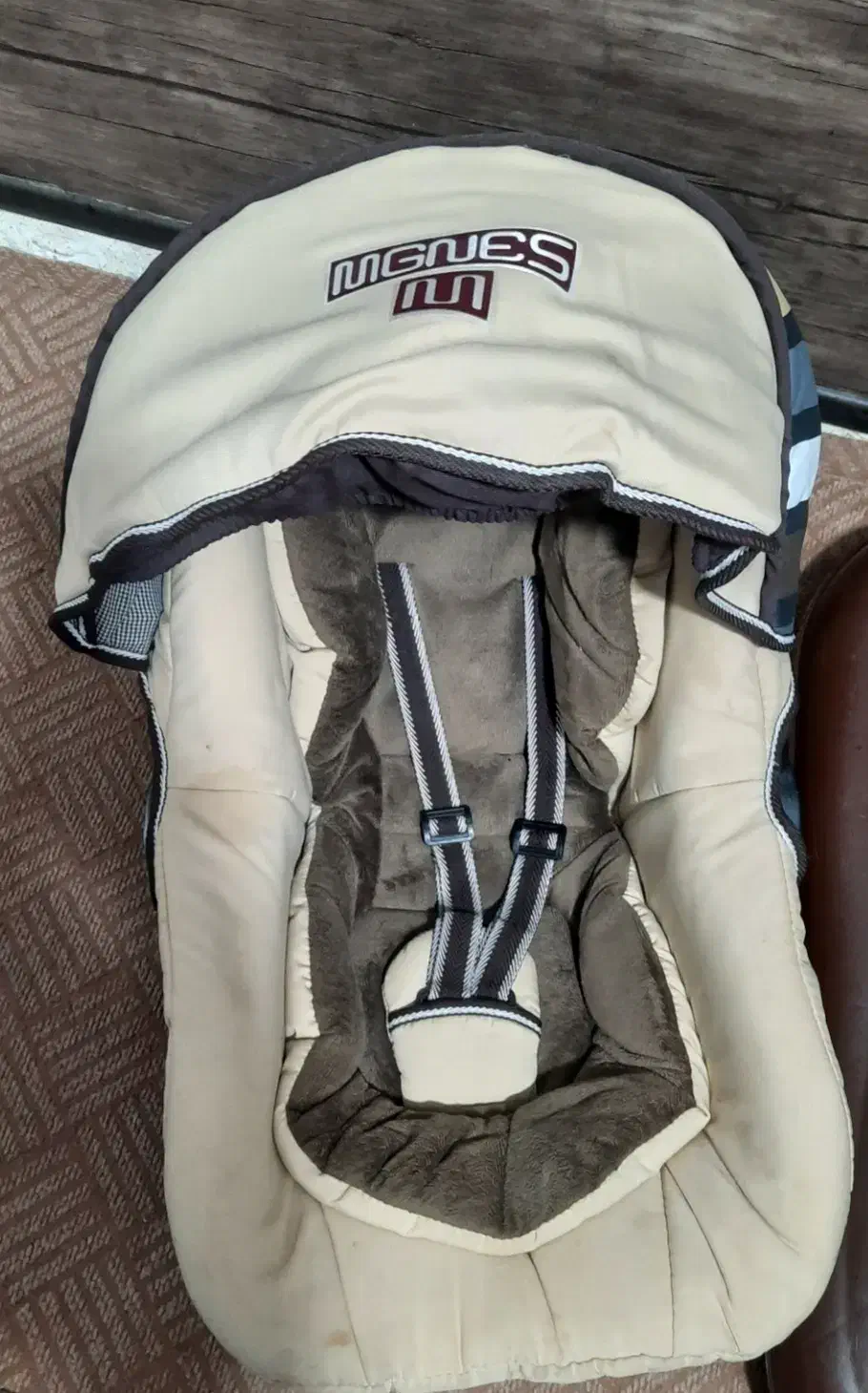 کریر|کالسکه و لوازم جانبی|دوگنبدان, |دیوار