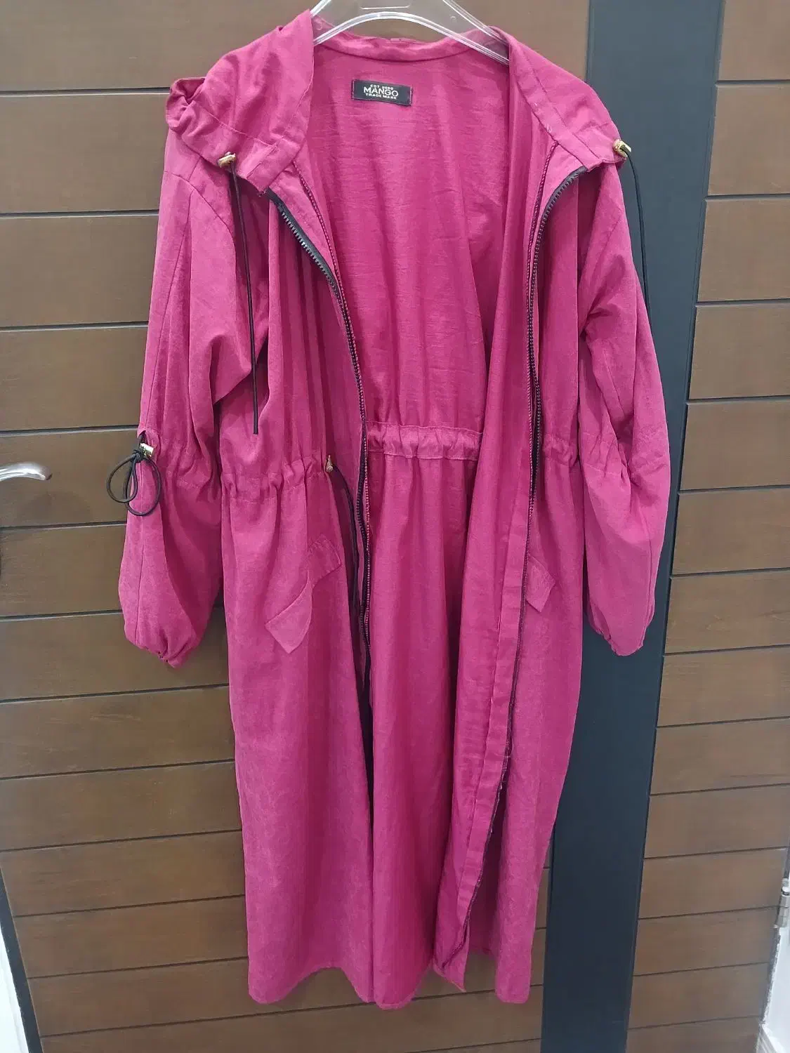 مانتو و پالتو|لباس|قروه, |دیوار