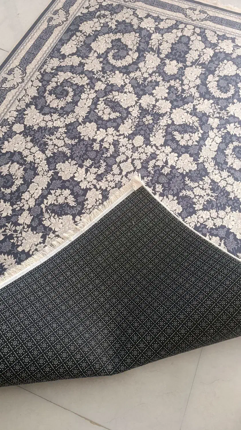 قالی چهار متری مناسب آشپزخانه و اتاق انبار خورشید|فرش|خرم‌آباد, |دیوار