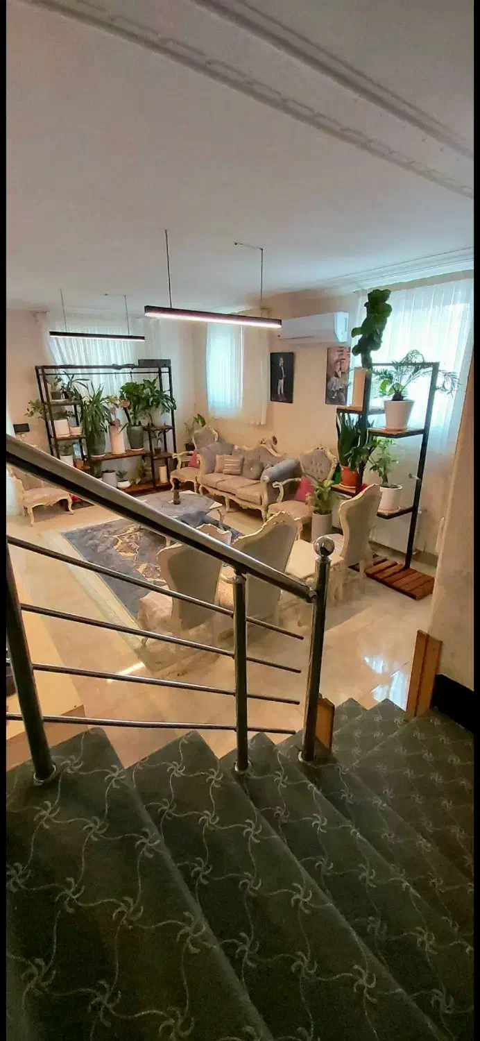 استند گلدان|کتابخانه، شلف، قفسه‌های دیواری|مرودشت, فاز دوم شهرک فرهنگیان|دیوار