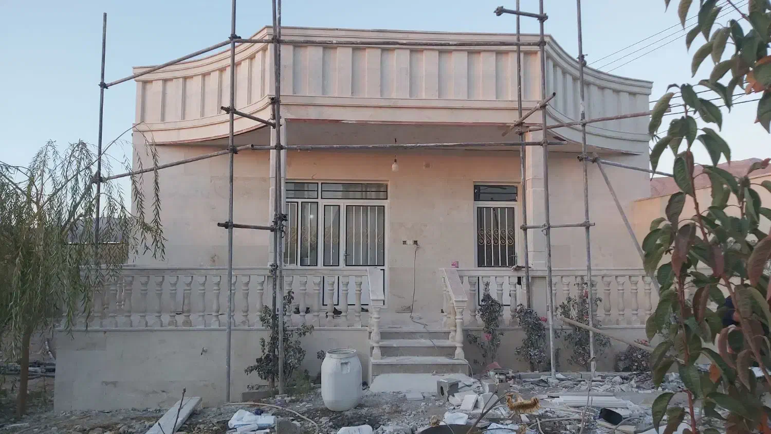 کاشی کاری سنگ کاری نما پله|خدمات پیشه و مهارت|اسفراین, |دیوار