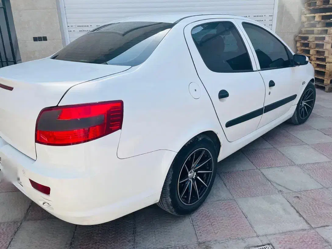 رانا ۹۴ موتور عالی گیربکس به شرط خوش رخ|خودرو سواری و وانت|اصفهان, ملکشهر|دیوار