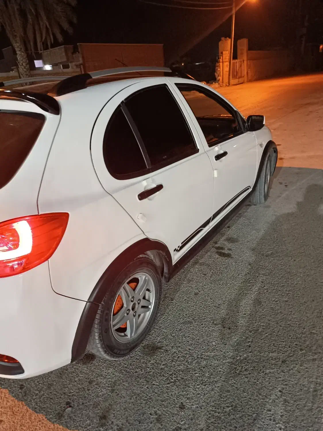 کوئیکRسفید مشکی|خودرو سواری و وانت|شیراز, فرگاز|دیوار