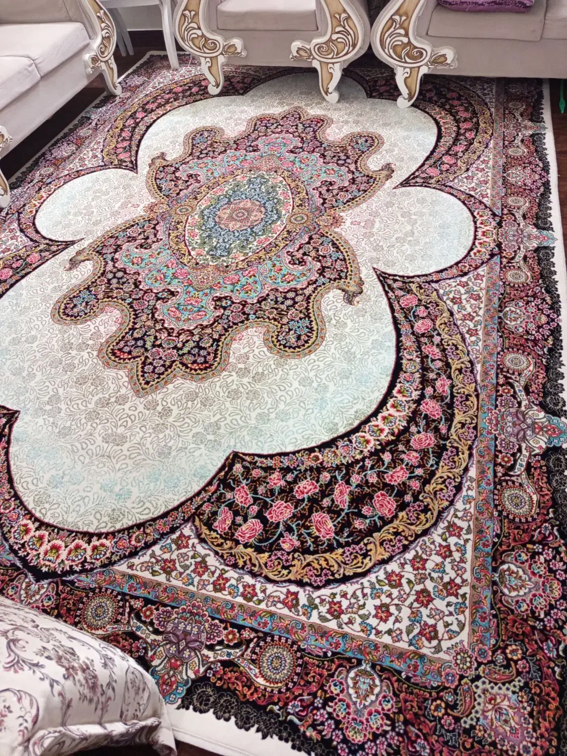 فرش ۹ متری در حد نو بدون هیچ خرابی|فرش|اراک, |دیوار