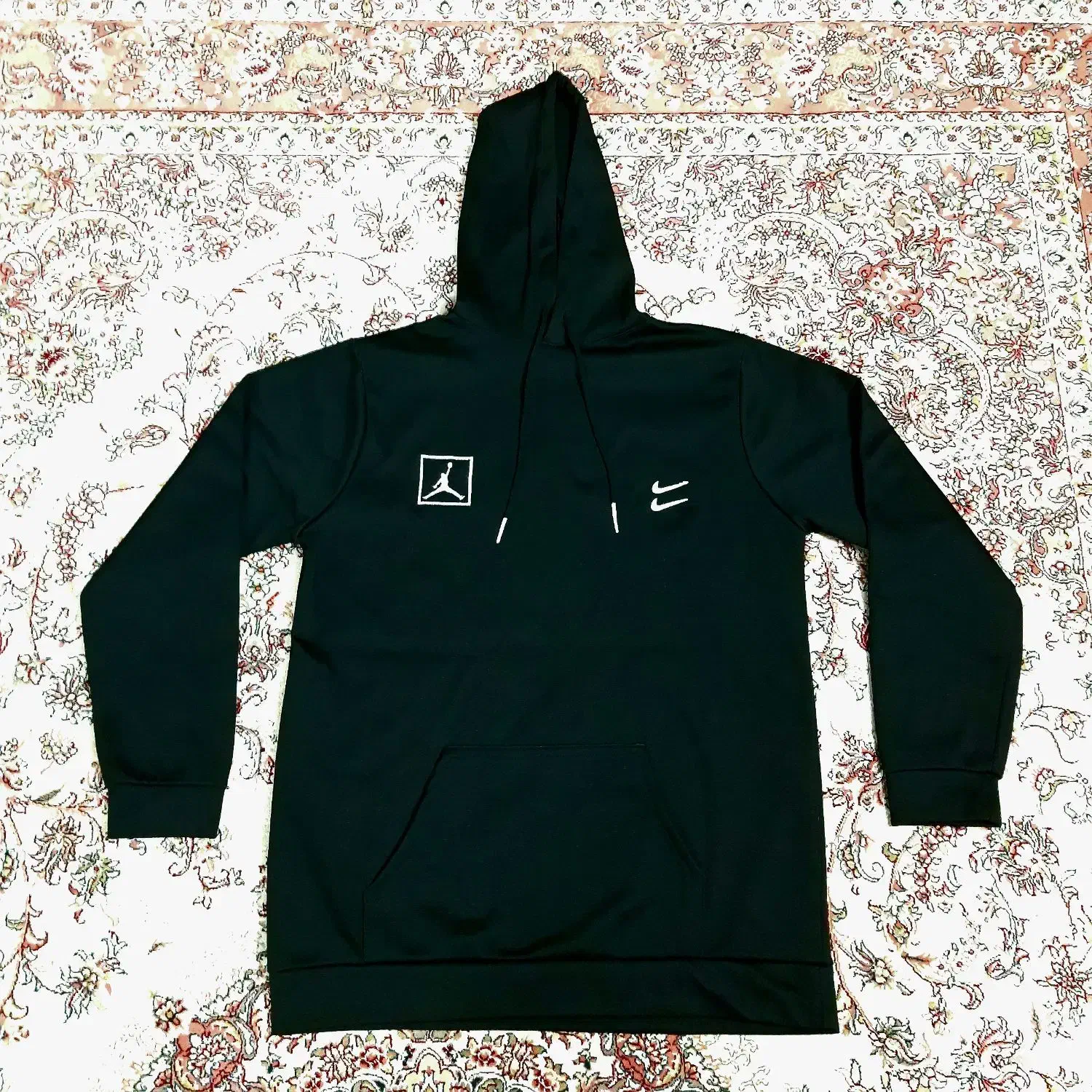 هودی تو کرک کلاه دار|لباس|مشهد, امام رضا (ع)|دیوار