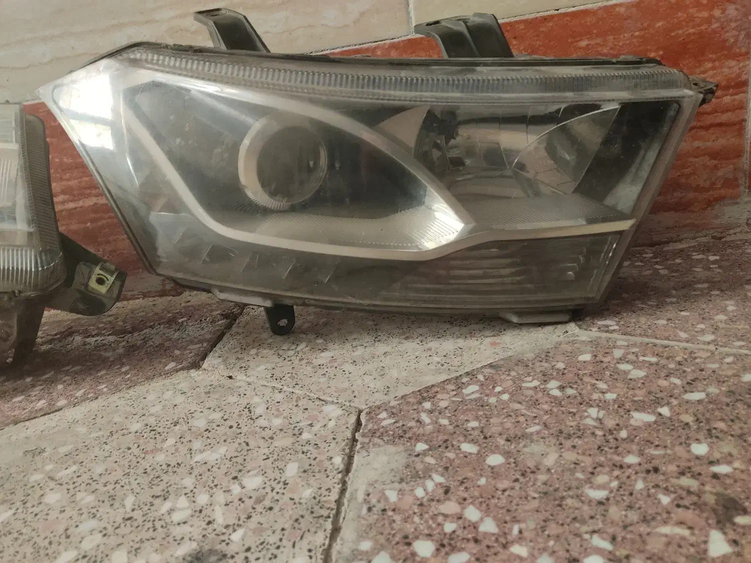 چراغ جلو دنا|قطعات یدکی و لوازم جانبی|قم, پردیسان|دیوار