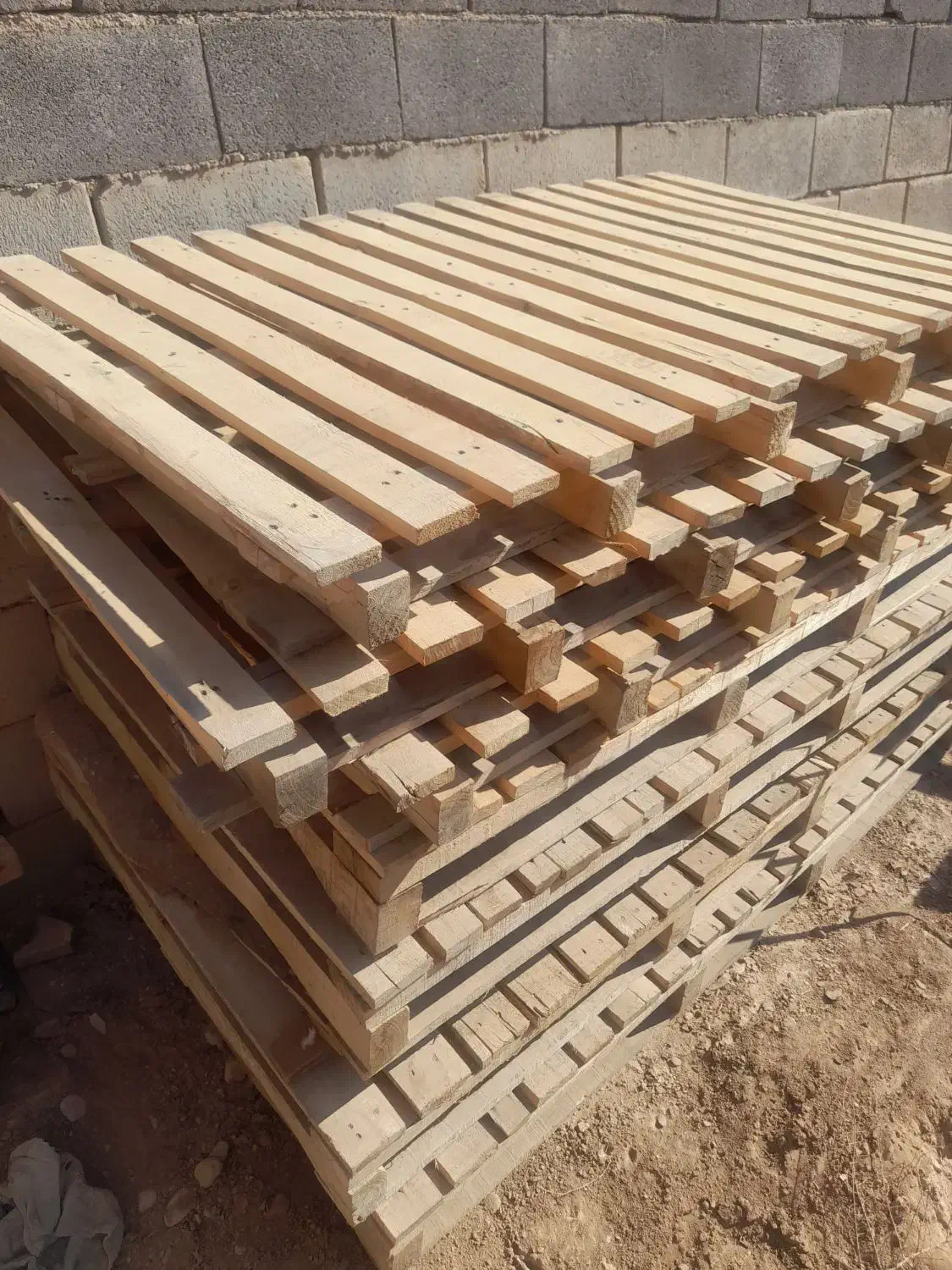 پالت چوبی در جه یک ...مخصوص کرسی و تخت باغ|عمده‌فروشی|شاهرود, |دیوار