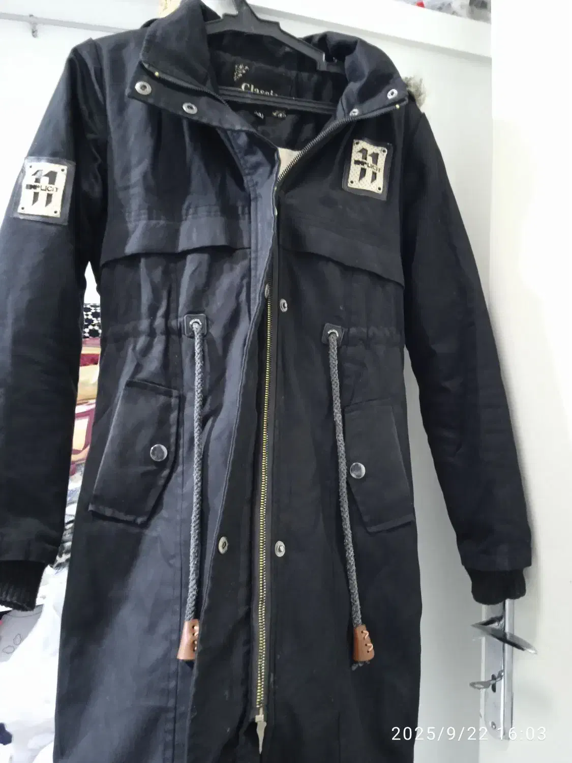 پالتودخترانه|لباس|تربت جام, جامی|دیوار