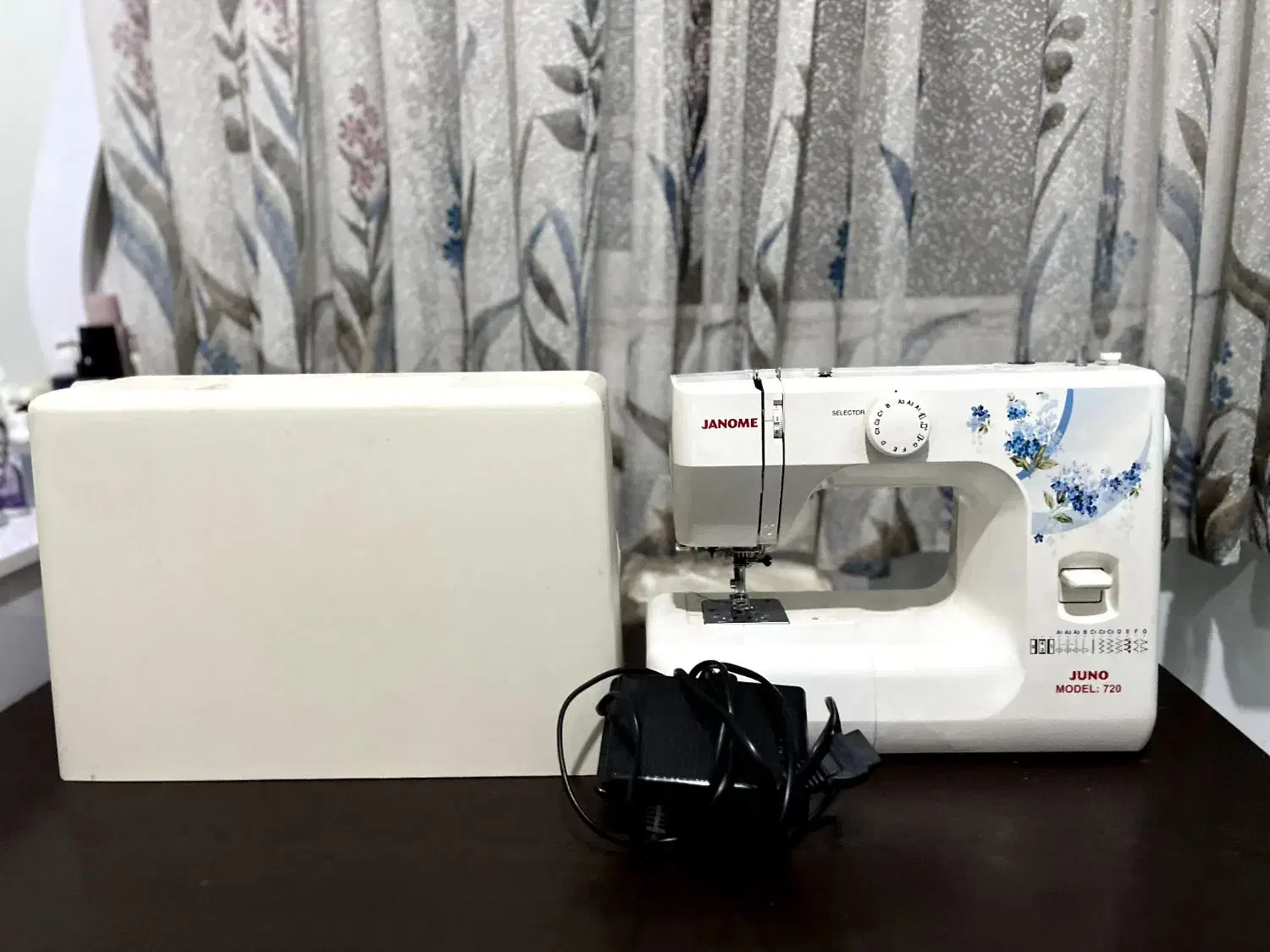 فروش چرخ خیاطی ژانومه۷۲۰|چرخ خیاطی و ریسندگی|رشت, جانبازان|دیوار