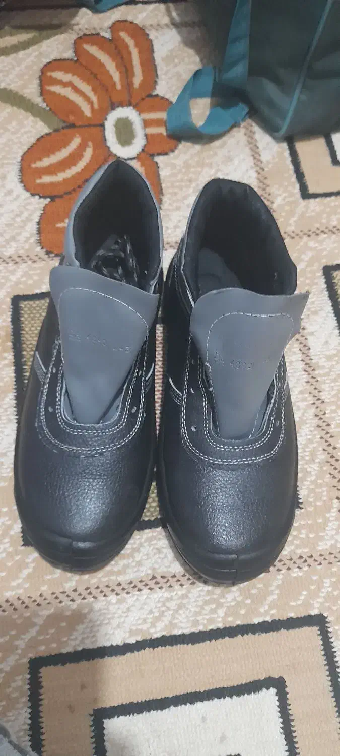 کفش کار زارا و دستکش استادکار|کیف، کفش، کمربند|فولادشهر, مسکن مهر فولادشهر|دیوار