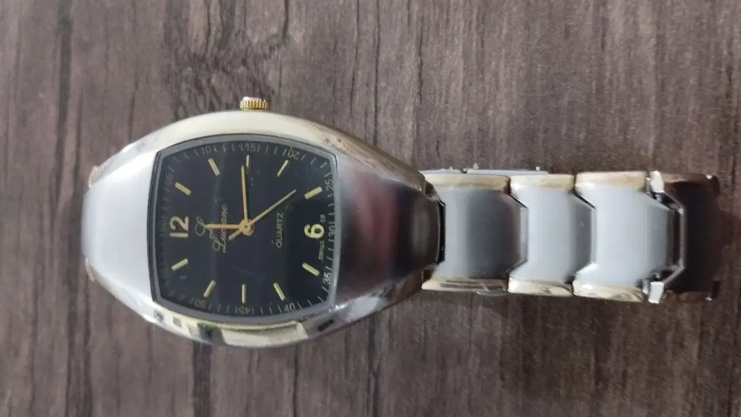 ساعت سویس|کلکسیون اشیاء عتیقه|شاهین دژ, |دیوار