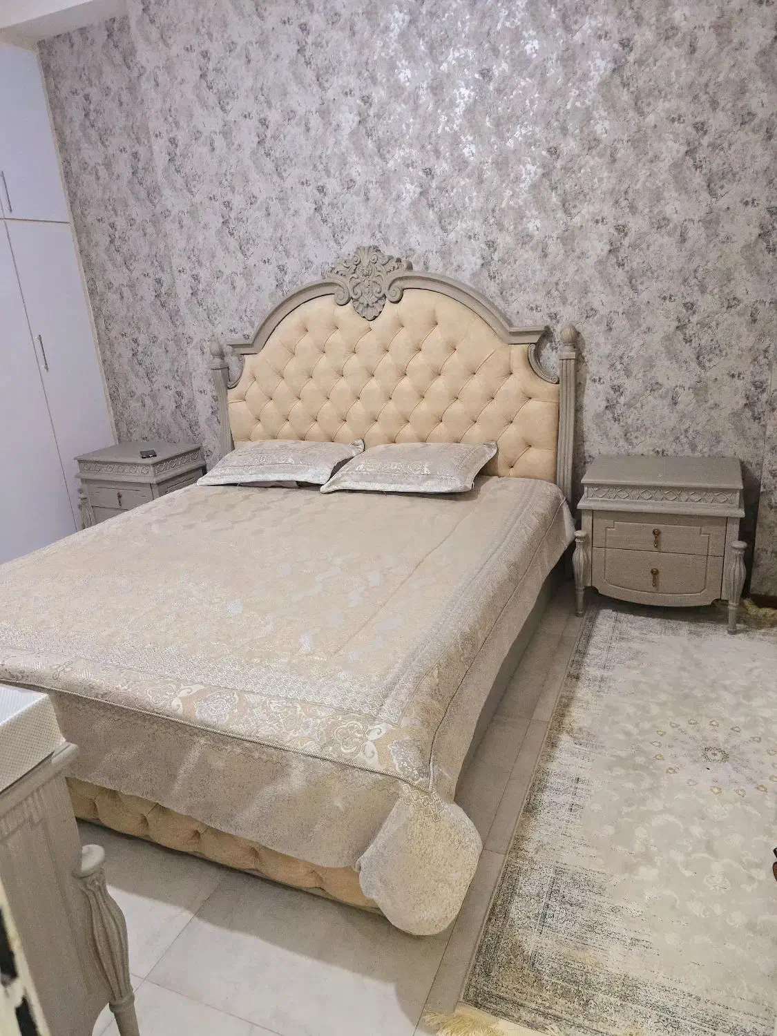 سرویس خواب ۲ نفره تخت و میز آرایش|تخت و سرویس خواب|شیراز, شهرک سراج|دیوار