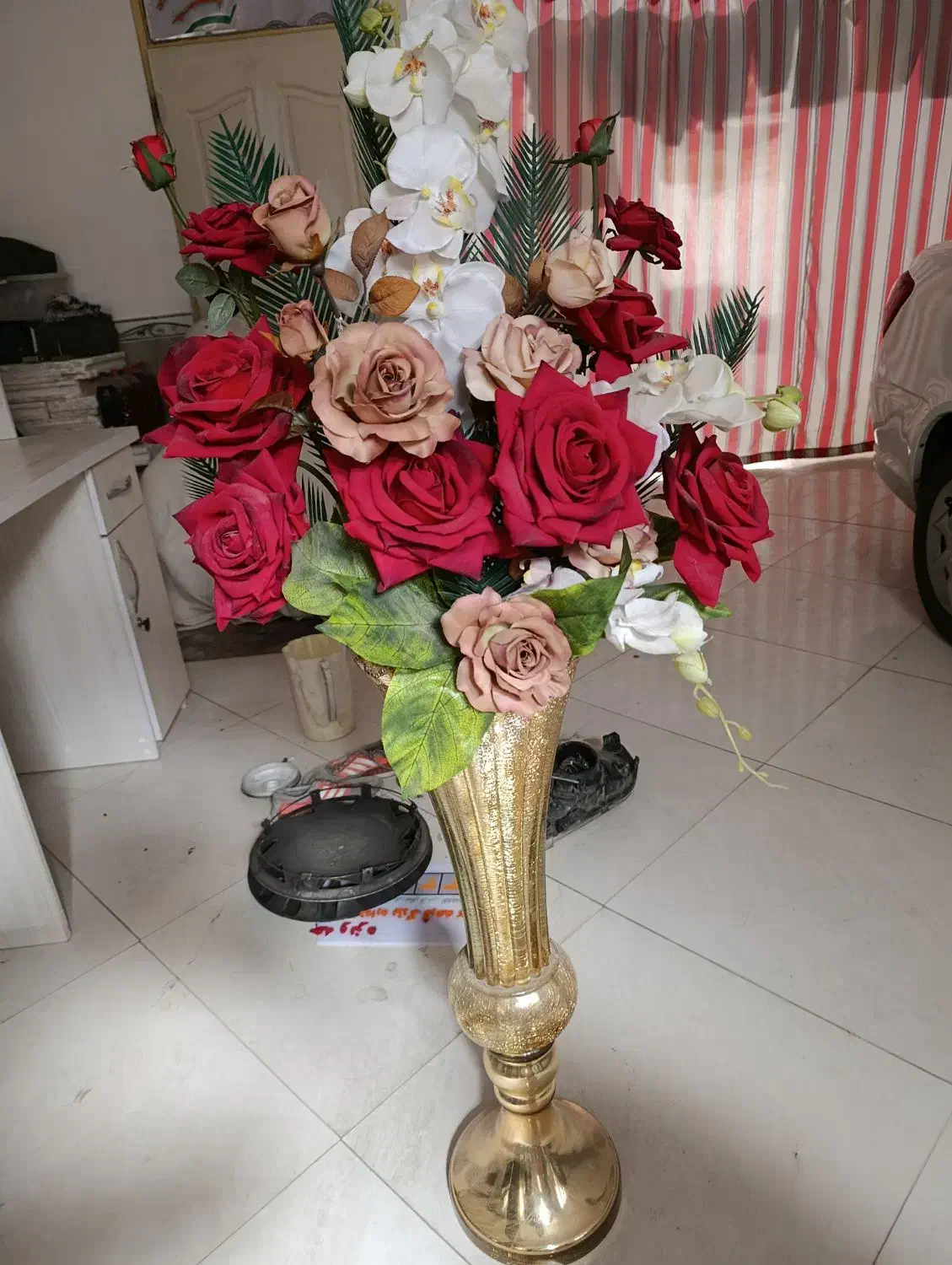 گلدان با گل رز های قشنگ|تابلو فرش|تاکستان, |دیوار