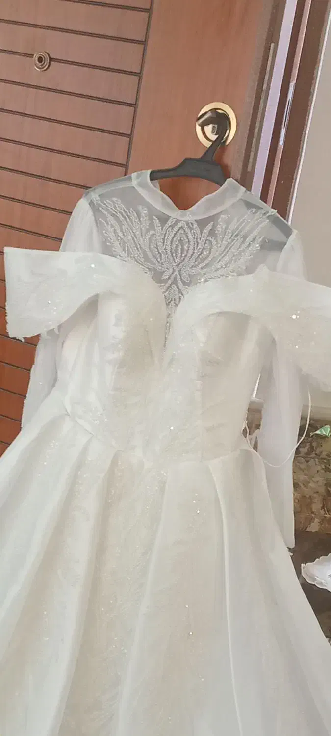 لباس عروس|لباس|صومعه‌سرا, |دیوار