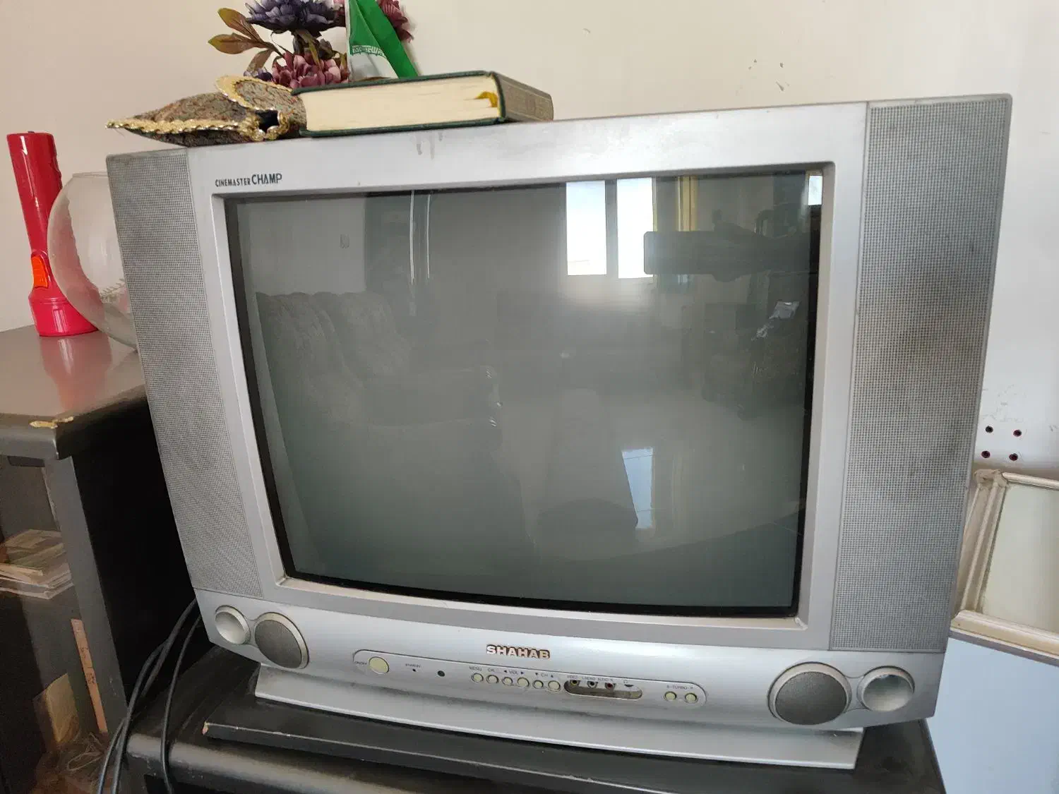 تلویزیون شهاب 21 اینچ و میز تلویزیون. مناسب باغ|تلویزیون و پروژکتور|ابهر, |دیوار