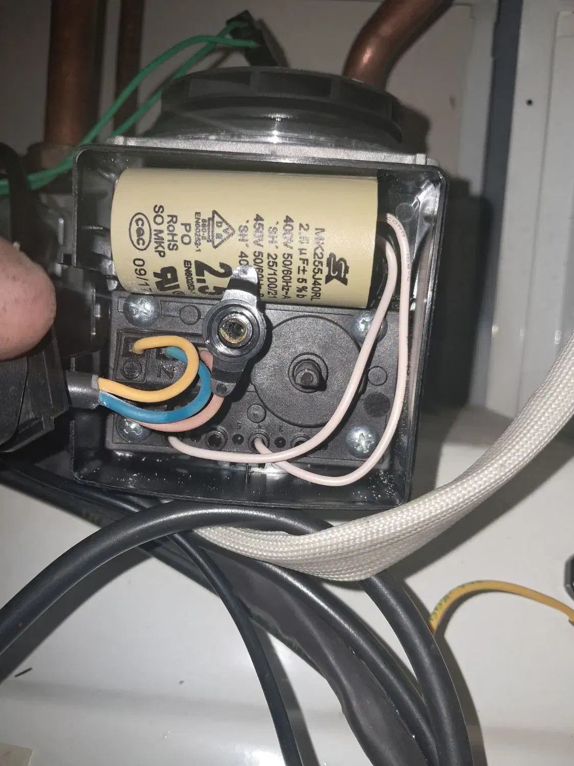 تعمیر ونصب راه اندازی پکیج وآبگرمکن دیواری گازی|خدمات پیشه و مهارت|همدان, |دیوار