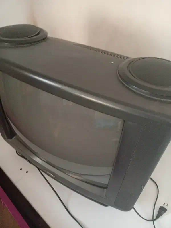 تلویزیون قدیمی|تلویزیون و پروژکتور|چالوس, |دیوار