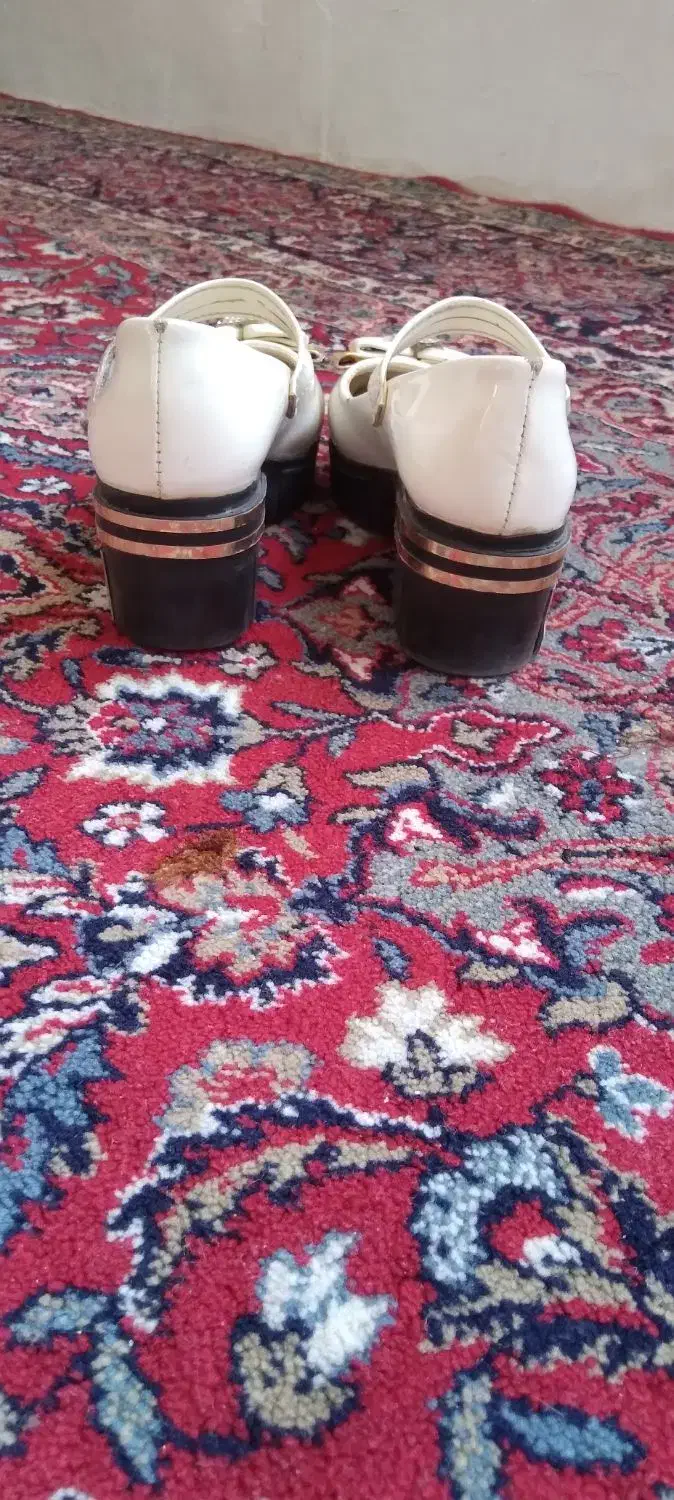 کفش دخترانه|کفش و لباس بچه|قم, نیروگاه|دیوار