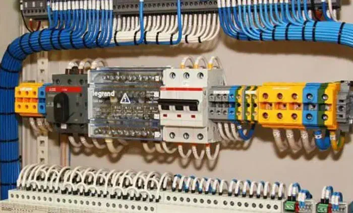 برقکار صنعتی و ساختمانی و تاسیسات پمپ اب|خدمات پیشه و مهارت|کیش, |دیوار