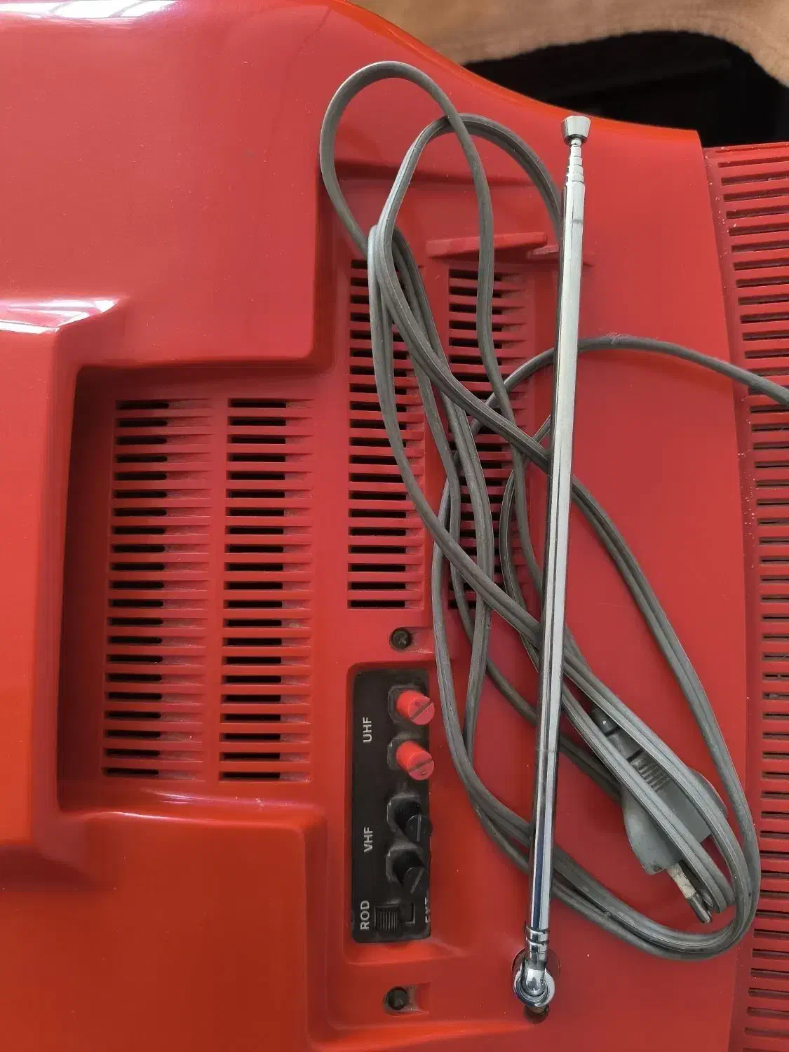 تلویزیون قدیمی تمیز|تلویزیون و پروژکتور|دزفول, |دیوار