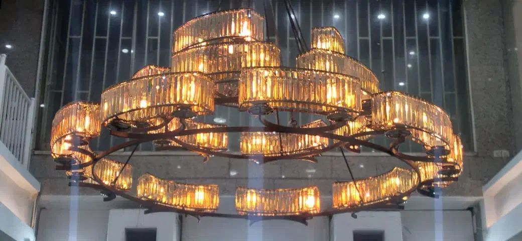 لوستر سه طبقه درحد نو|لوستر و چراغ آویز|کرج, برغان|دیوار