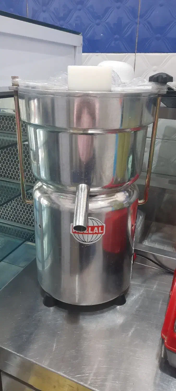 آب هویج سنعتی ۲/۵|آبمیوه‌گیر و آب‌مرکبات‌گیر|نقده, |دیوار