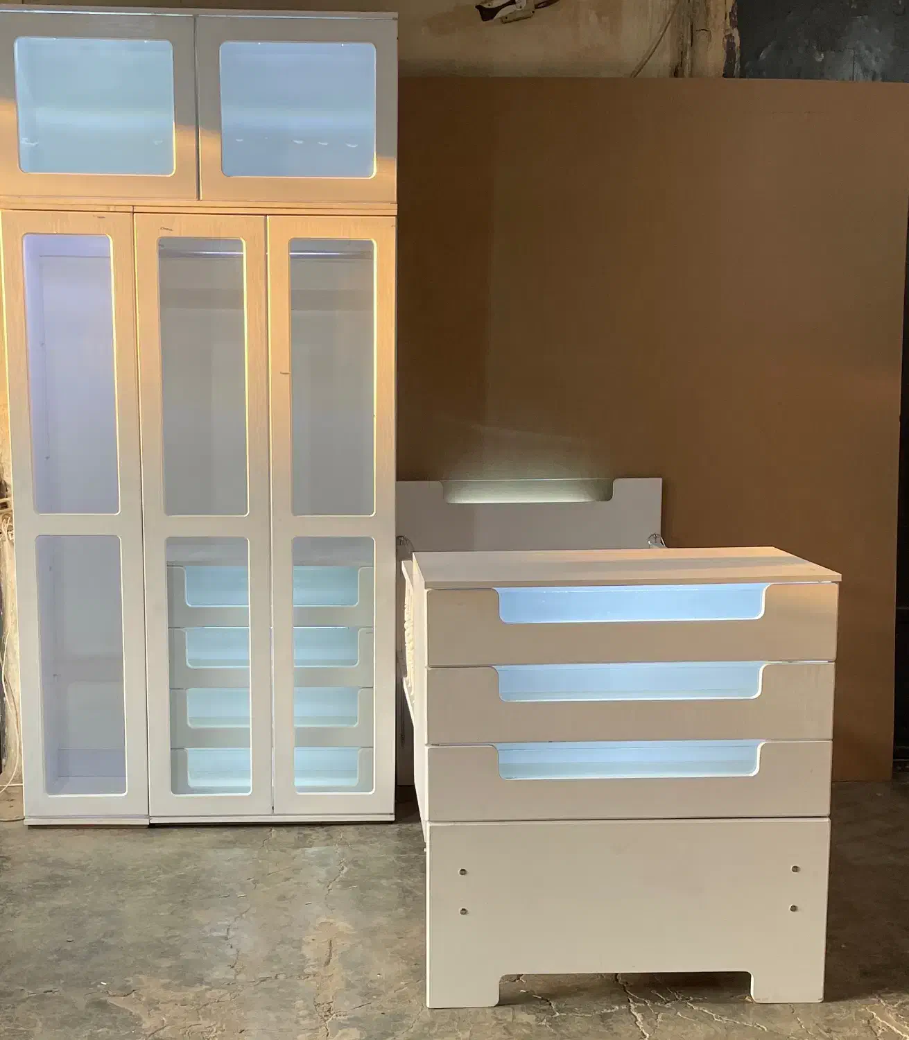 سیمونی مدرن|تخت و صندلی بچه|چهاردانگه (تهران), |دیوار