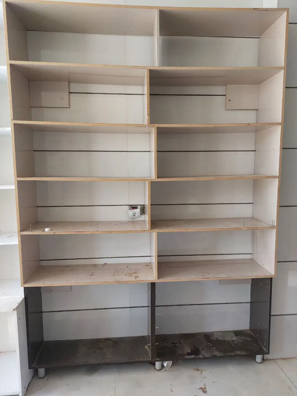 قفسه ام دی اف و میز|فروشگاه و مغازه|کاکی, |دیوار