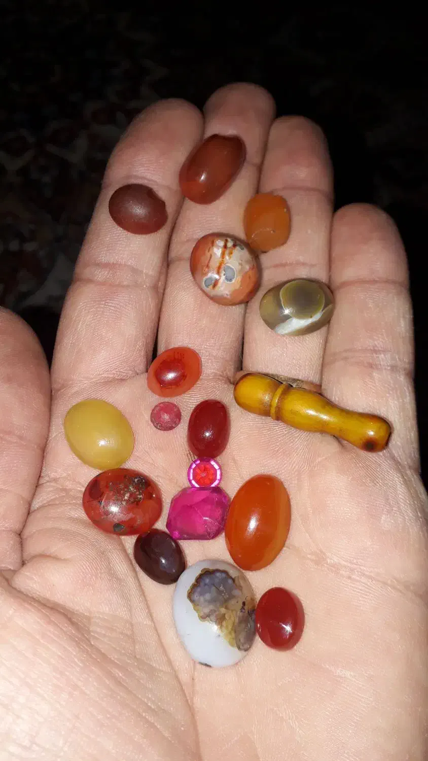 انواع سنگ قیمتی|کلکسیون اشیاء عتیقه|گلپایگان, |دیوار