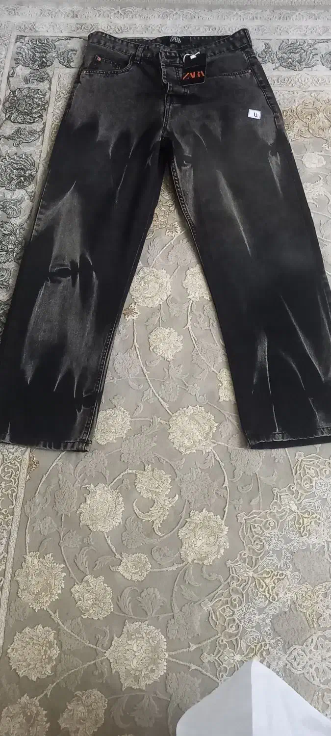 شلوار بگ و جاگر|لباس|اندیشه, اندیشه فاز ۲|دیوار