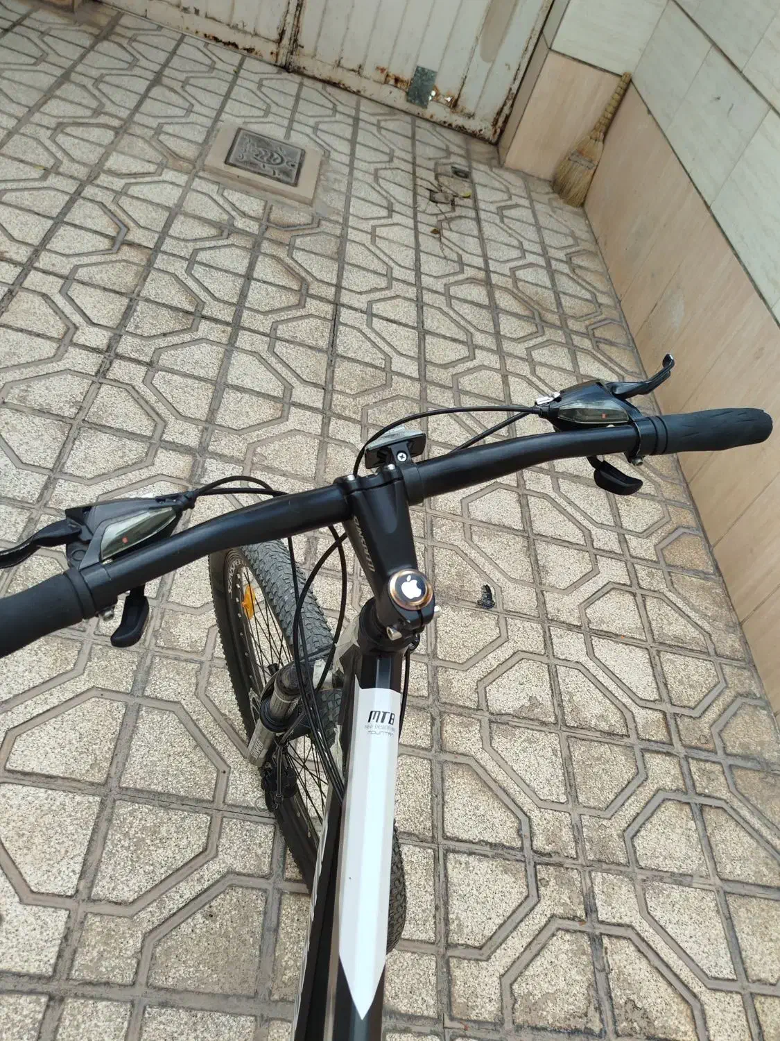 دوچرخه|دوچرخه، اسکیت، اسکوتر|تربت جام, میان جام|دیوار