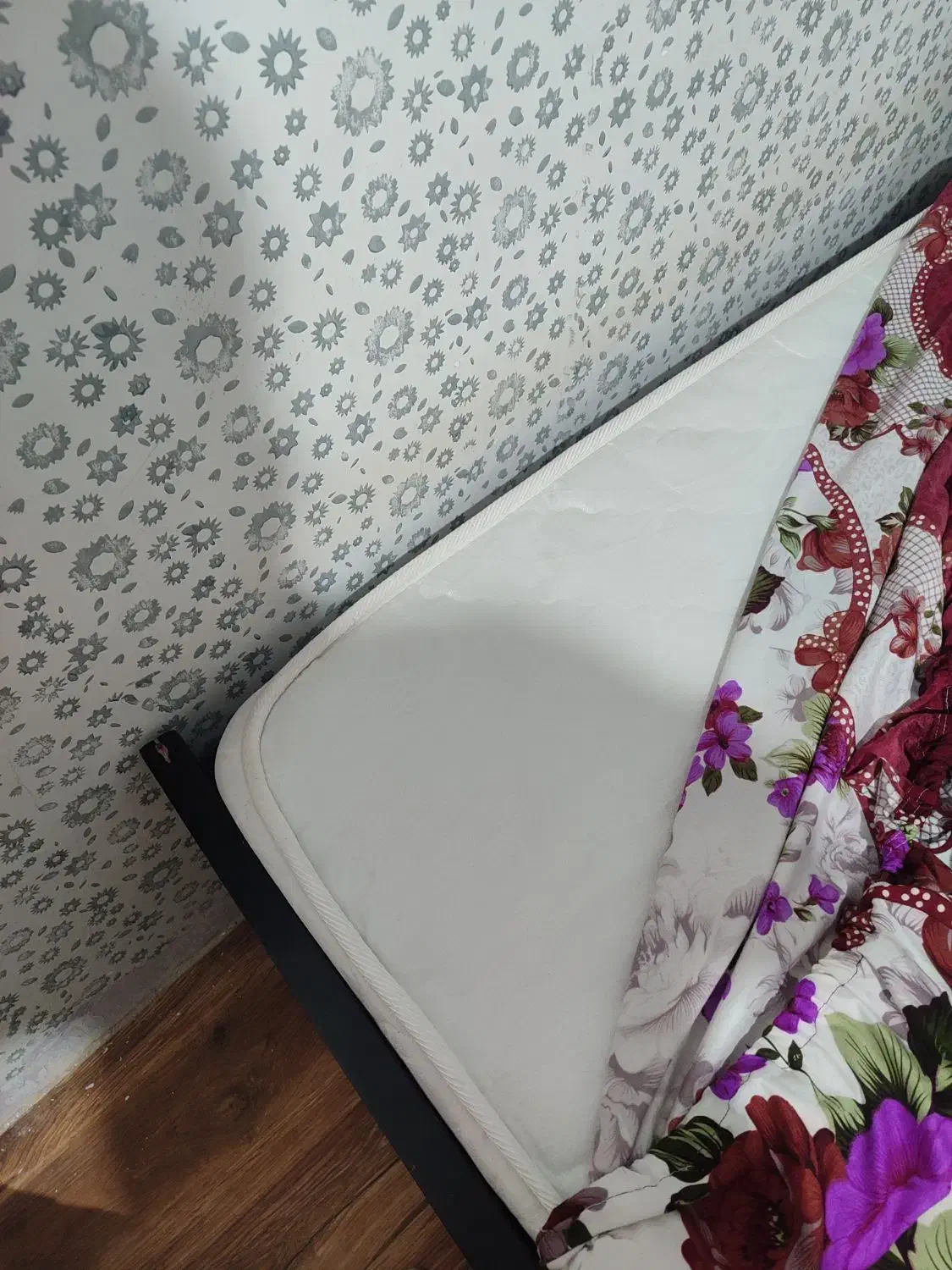 تخت خواب|تخت و سرویس خواب|نیشابور, ریوند|دیوار