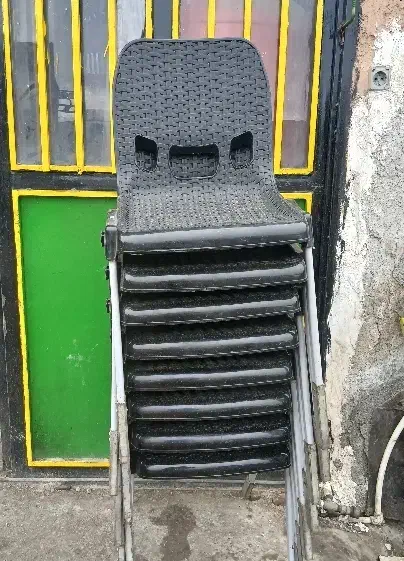 صندلی|میز و صندلی غذاخوری|سبزوار, میدان بار|دیوار